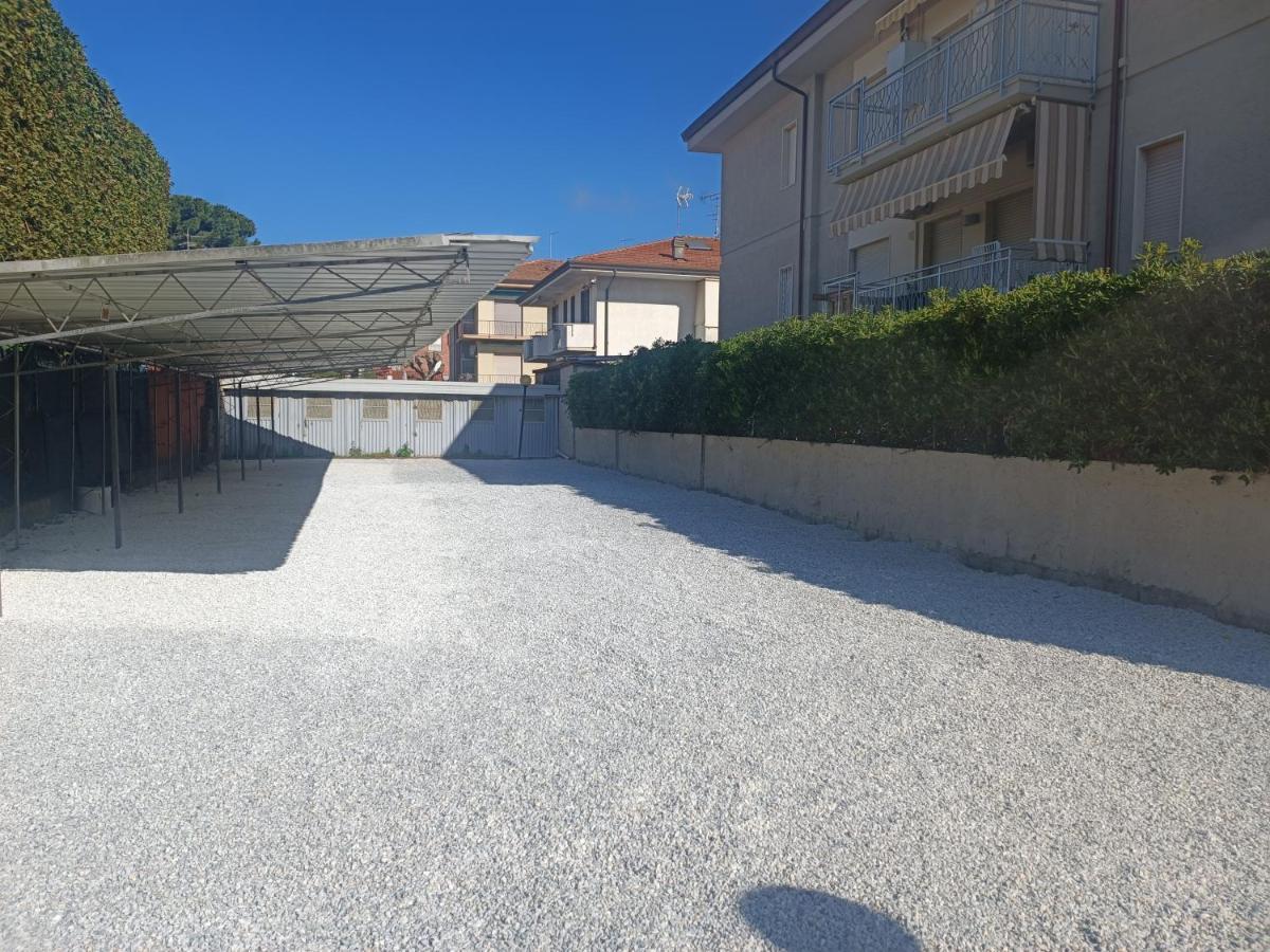 Le Palme 98 "Casa Vacanze" Lido di Camaiore Buitenkant foto