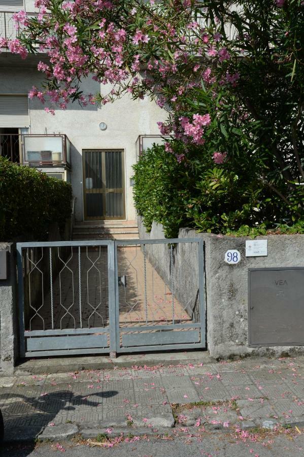 Le Palme 98 "Casa Vacanze" Lido di Camaiore Buitenkant foto